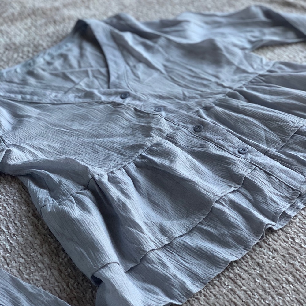 Beautiful grey top, brand new never been worn